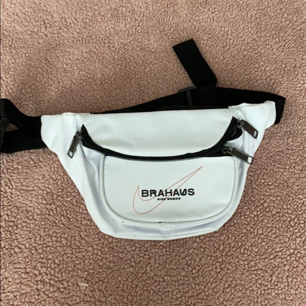 White Fanny Pack from Nike Brahaus